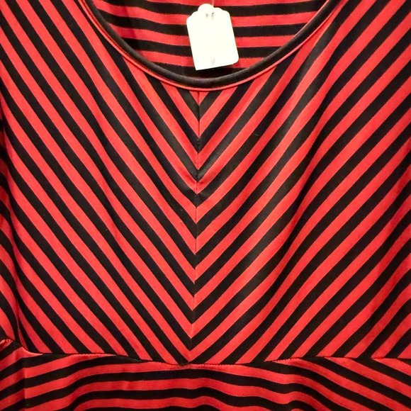 RED/BLACK SKATER DRESS - Picture 1 of 8
